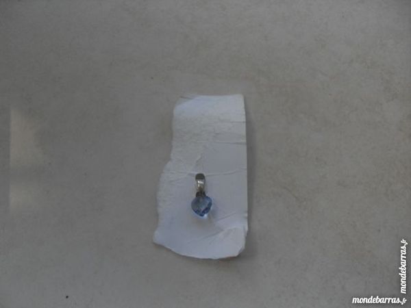  pendentif   forme coeur    9 Saint-Germain-au-Mont-d'Or (69)