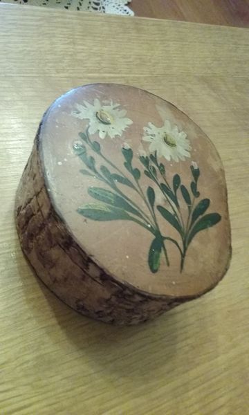 Petit coffret en bois d�cors peints 12 L�signy (77)