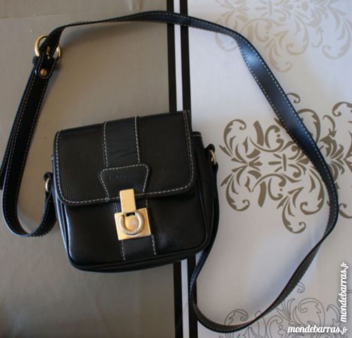 Petit sac en cuir et plastique Lancel 30 Cabestany (66)
