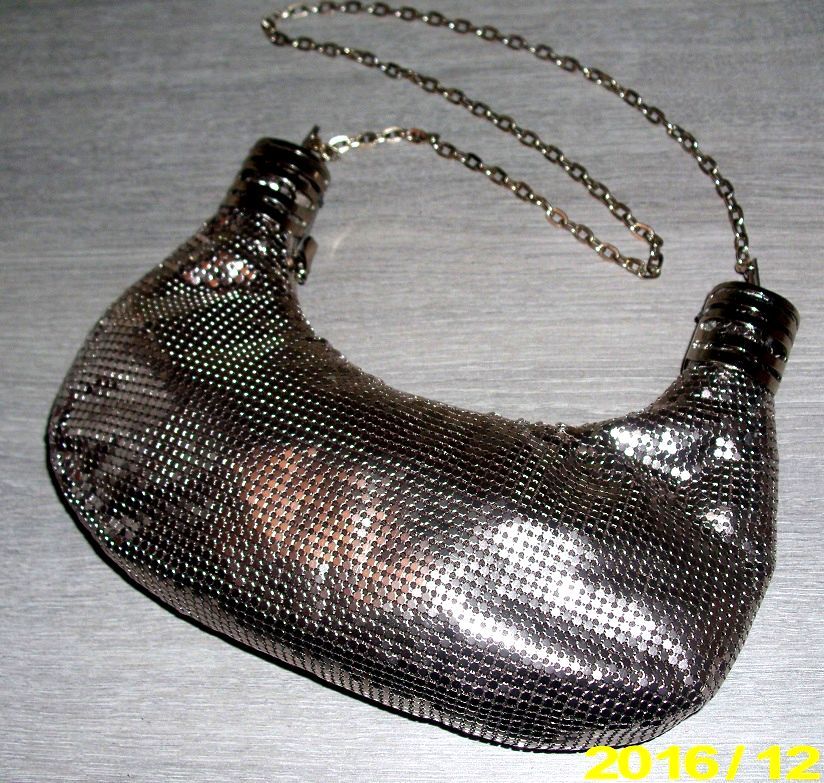 Petit sac pour sortir  en maille jersey m�tal argent� 45 Antibes (06)