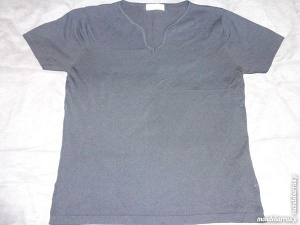 ? Petit pull noir, taille M/L (40/42)? 1 Saint-Herblain (44)