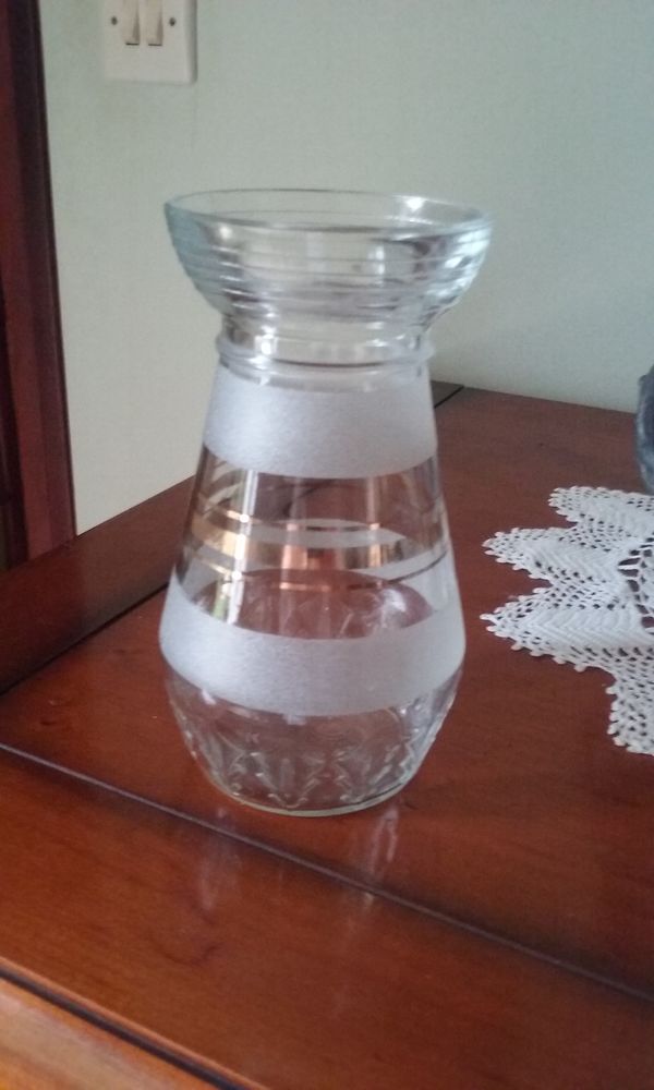 Petite carafe individuelle ou vase 8 L�signy (77)