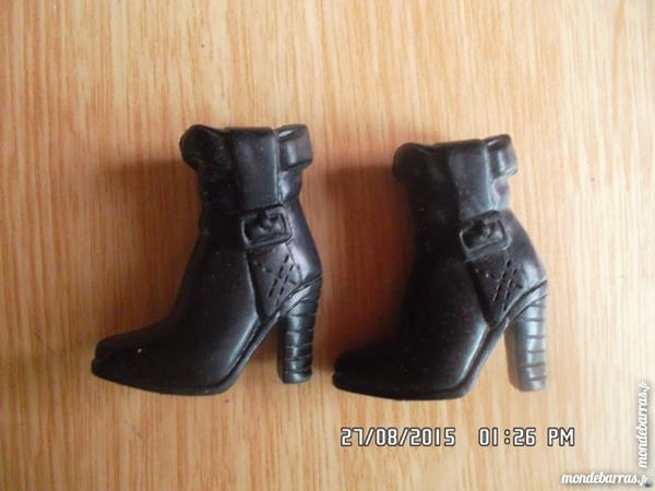 PETITES BOTTES NOIRES 1 Chambly (60)
