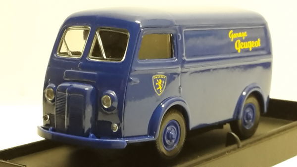 Peugeot D4A fourgon 'Garage Peugeot' 22 Follainville-Dennemont (78)