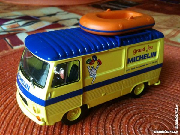 Peugeot j7 michelin altaya 1/43 10 Courcouronnes (91)