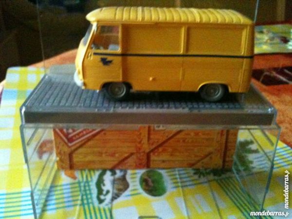 Peugeot j7 ptt norev 1/43 25 Courcouronnes (91)