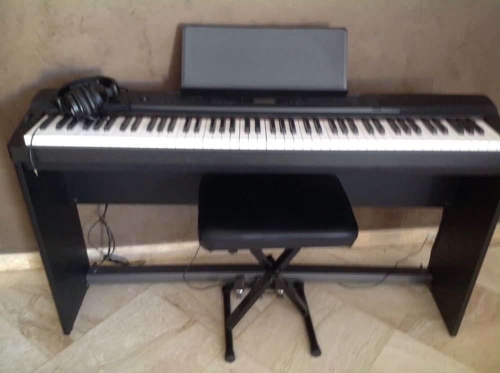 piano �lectronique 450 V�nissieux (69)
