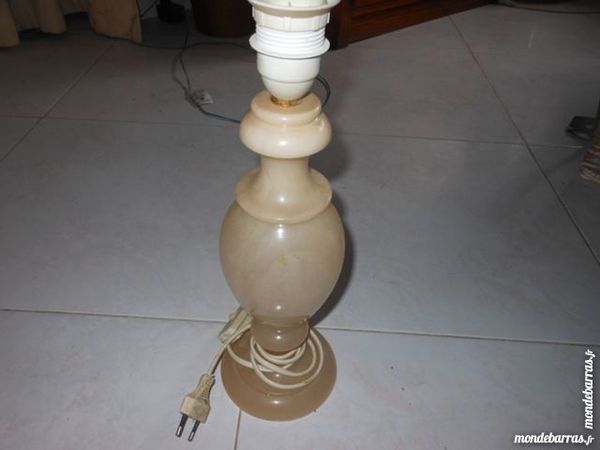 PIED DE LAMPE 15 Maraussan (34)