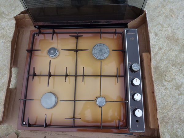Plaque 4 feux gaz avec couvercle verre 30 Civaux (86)