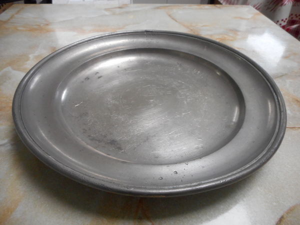 plat en etain 17 Saint-Ciers-sur-Gironde (33)