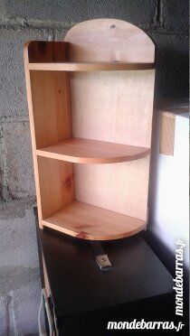 plusieurs �tag�res en bois. 15 Le Petit-Quevilly (76)