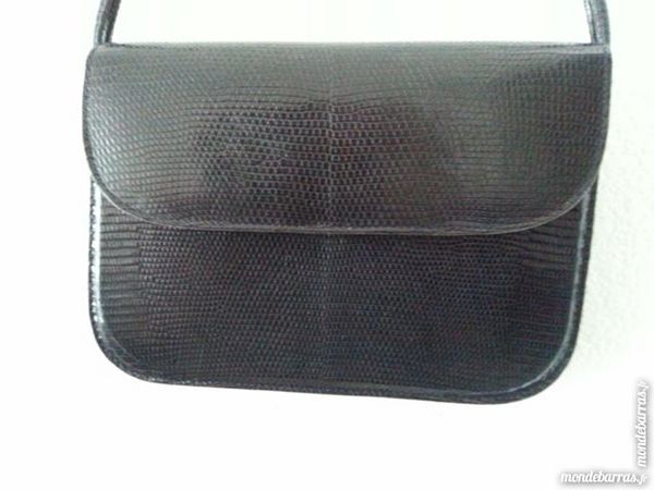 Sac, pochette bleu marine en l�zard marque Berma 100 Floirac (33)