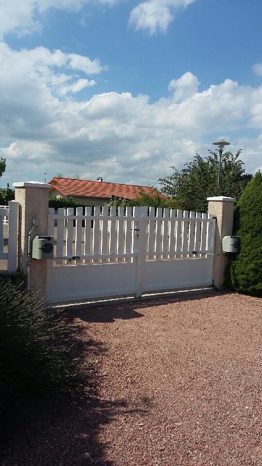 PORTAIL 2 BATTANTS MOTORISE 500 Riorges (42)