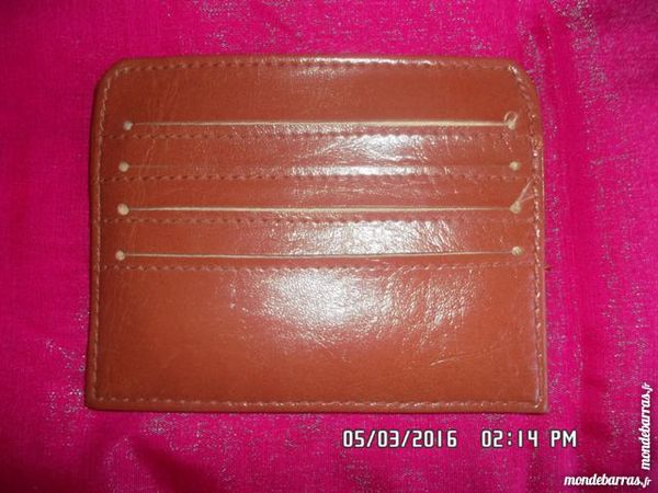 porte-cartes marron 2 Chambly (60)