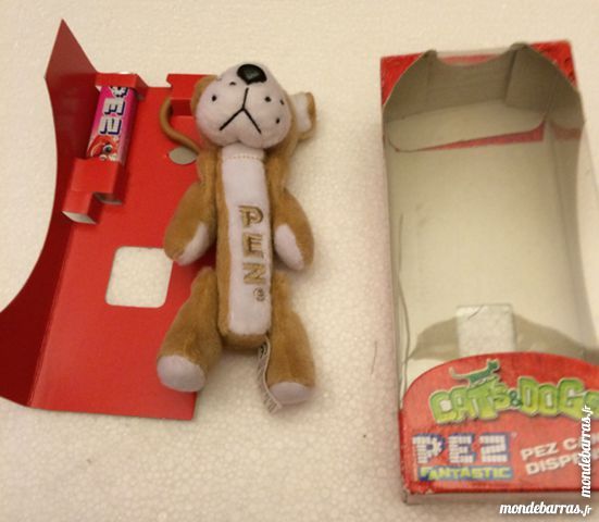 porte clef PEZ 4 Rochegude (26)