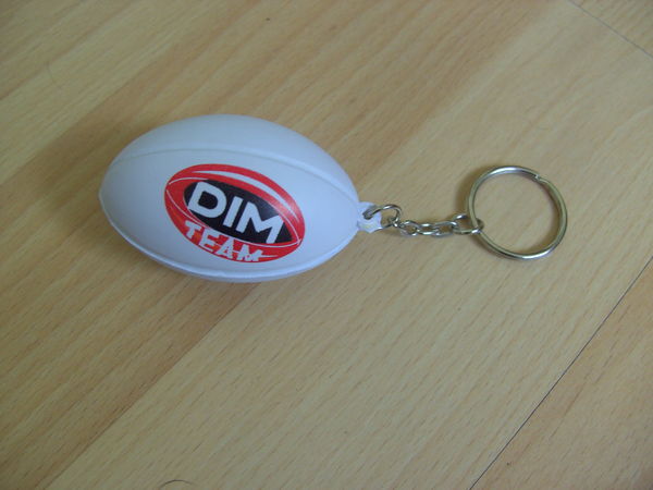 Porte-cl�s en forme de ballon de rugby (Neuf) 5 Ardoix (07)