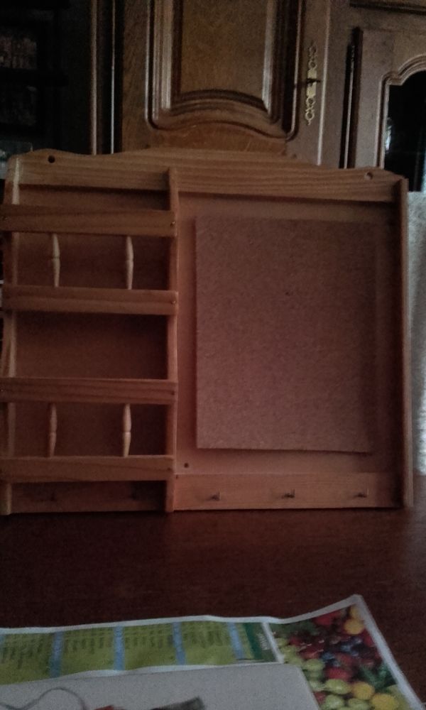 Porte courrier en bois 3 �tampes (91)