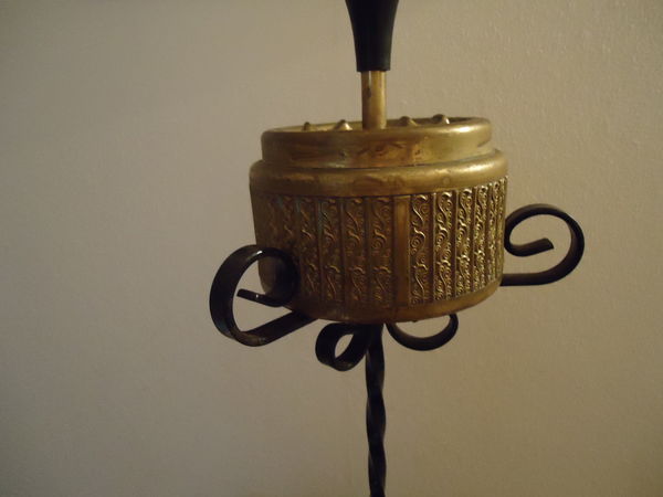 Porte revues en fer forg� 15 Torcy (77)