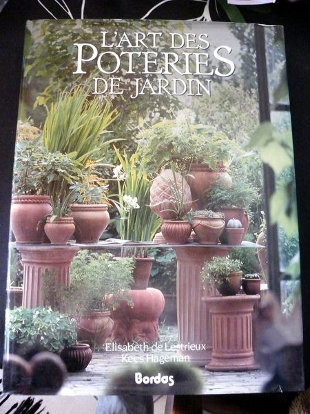 L'art Des Poteries De Jardin Lestrieux De 20 Viriat (01)