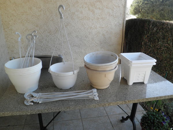 pots de fleurs avec attaches pour suspension 20 Chamberet (19)