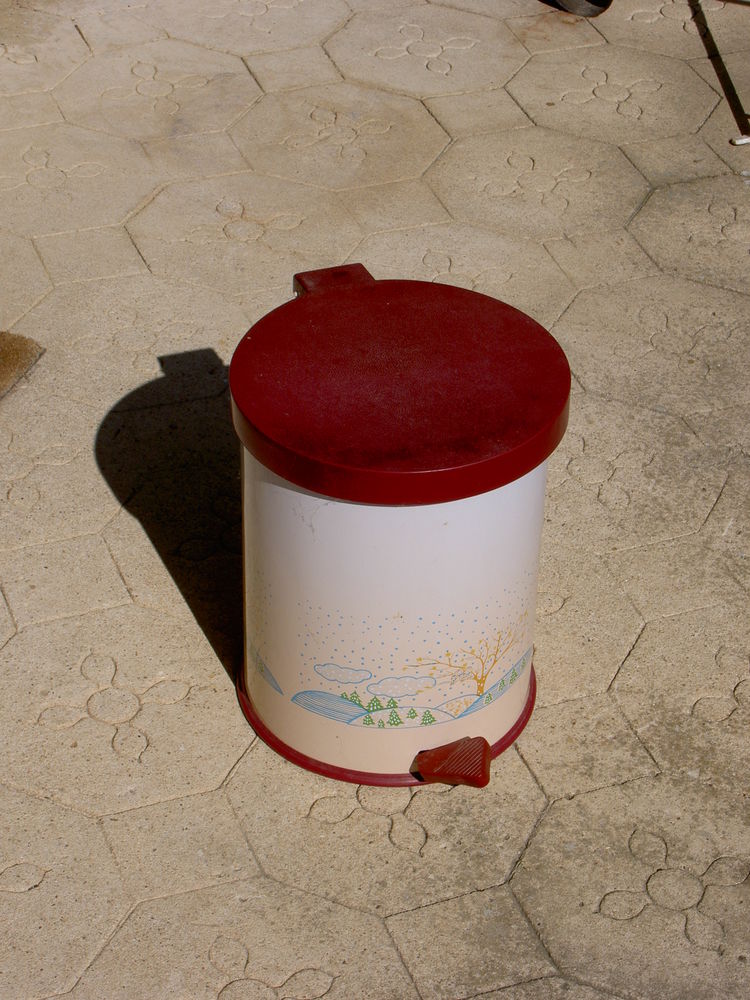 Poubelle � p�dale avec seau int�rieur 8 Uz�s (30)