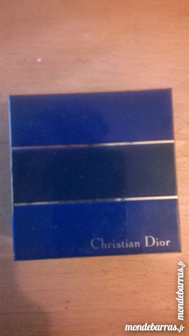 poudre libre avec houpette 10 Antibes (06)