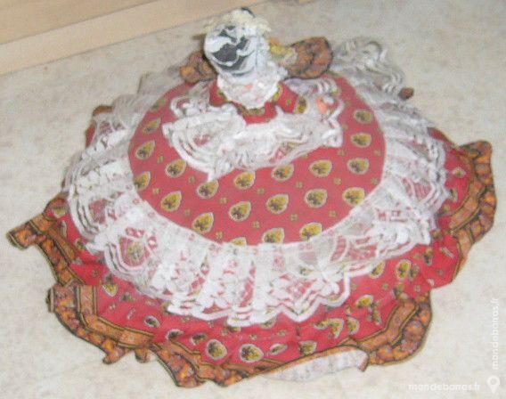 Poup�e en porcelaine pour d�coration 1 Versailles (78)