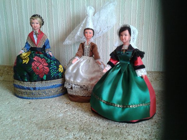 Poup�es folkloriques r�gionales 8 Saintry-sur-Seine (91)