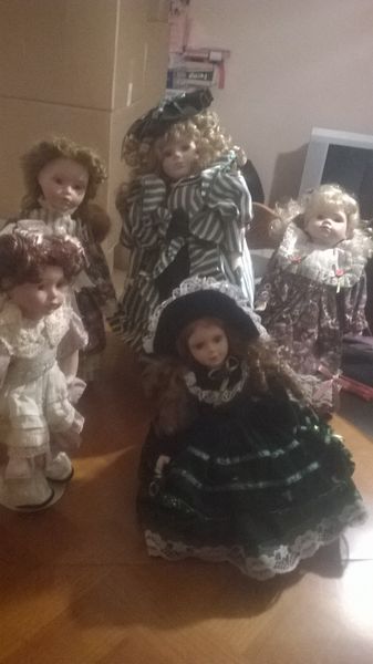 Poup�es de porcelaine 20 Roum�goux (81)