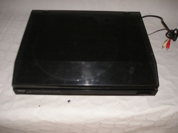 pour bricoleur - platine tourne disque AKAI � r�parer 15 Sept�mes-les-Vallons (13)