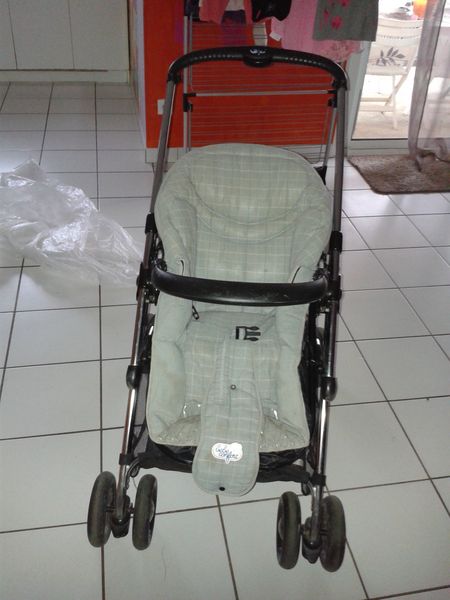 Poussette b�b� confort 25 Grospierres (07)