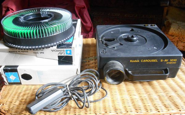 PROJECTEUR DIAPOSITIVES KODAK QUASI INTROUVABLE 28 Amb�rieux-en-Dombes (01)