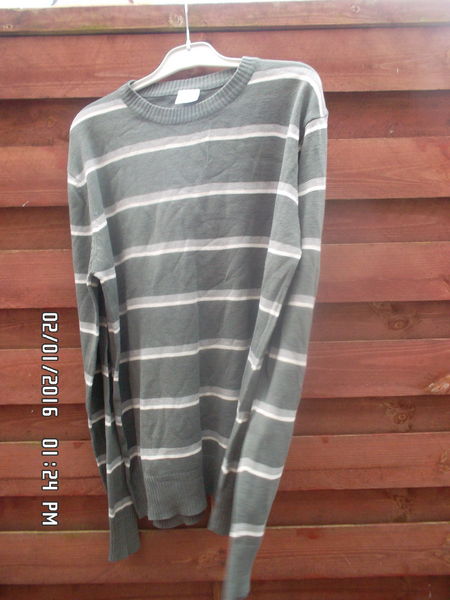PULL GRIS ET BLANC*JUSTE 2E*KIKI60230 2 Chambly (60)