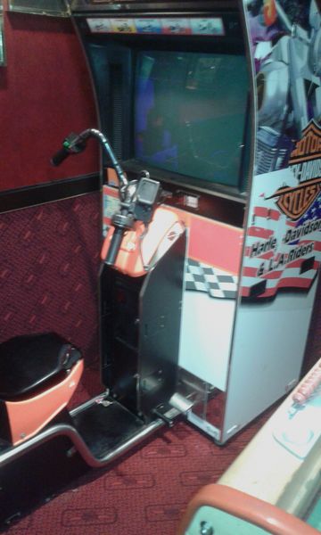 Recherche borne d'arcade avec jeu de moto. 0 Alen�on (61)