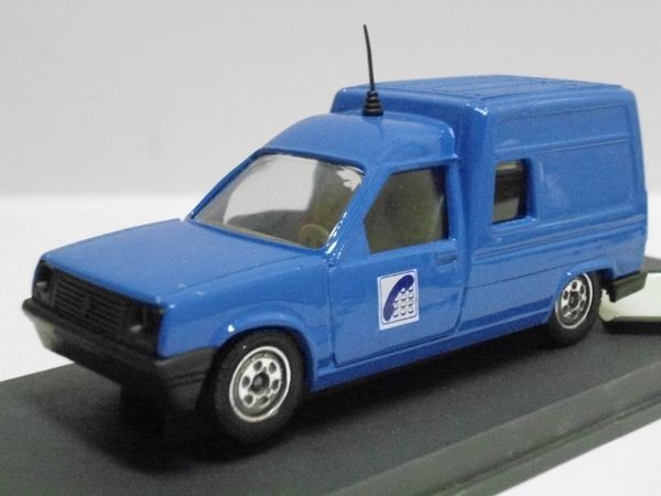 Renault Express 'France T�l�com' - VEREM 20 Follainville-Dennemont (78)