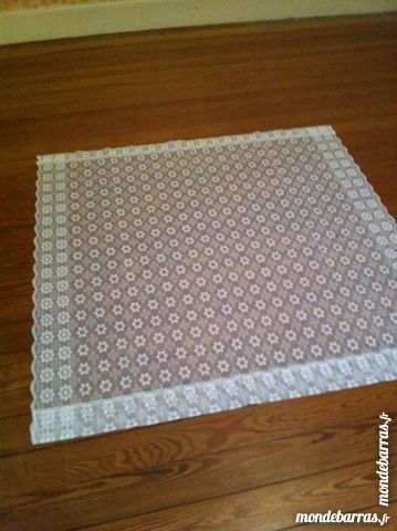 1 rideau contre vitre  110 x 110 3 Saint-Vallier (71)