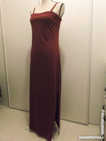 Robe bordeaux neuve T. 38/40 10 Vitry-aux-Loges (45)