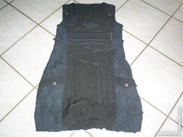 Robe CLARA VITTI Taille 2 15 Geneuille (25)