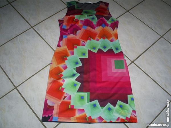 Robe color�e DESIGUAL  Taille L 40 Geneuille (25)