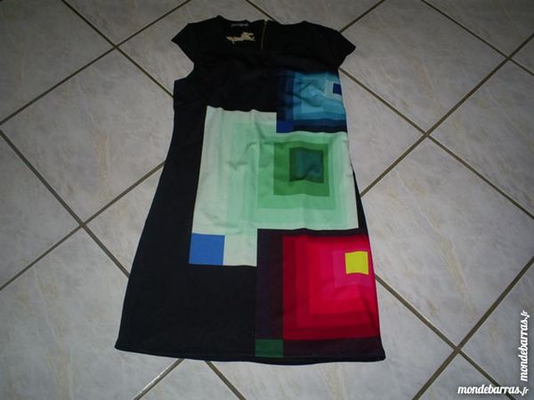 Robe DESIGUAL Taille M 35 Geneuille (25)