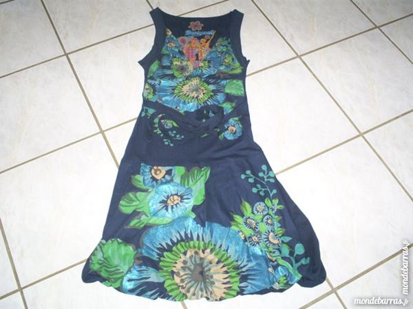 Robe DESIGUAL Taille S 35 Geneuille (25)