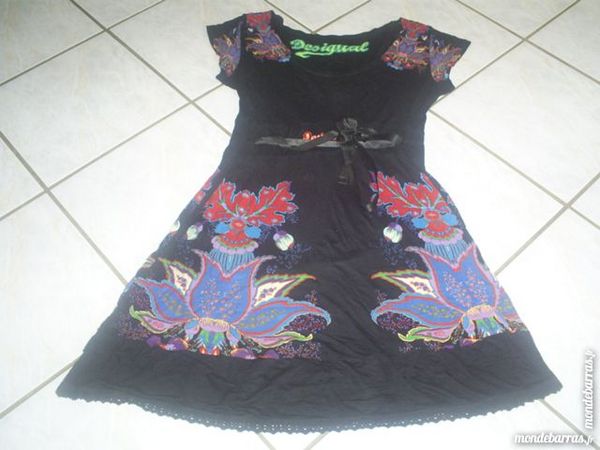 Robe DESIGUAL Taille M 30 Geneuille (25)