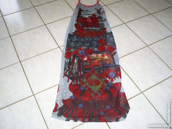 Robe longue SAVE THE QUEEN  Taille 38/40 25 Geneuille (25)