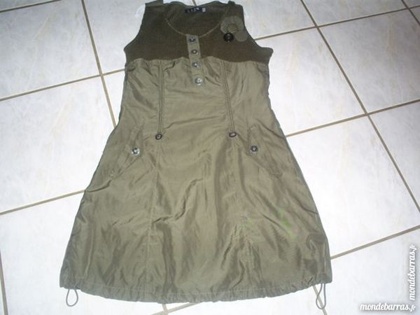 Robe L33 neuve Taille 3 25 Geneuille (25)