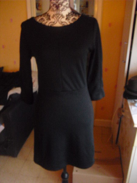 robe noire dentelles NEUVE encore �tiquette TAILLE 2 12 Lyon 5 (69)