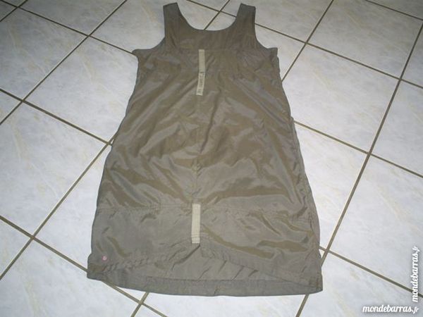 Robe MIA SOANA  Taille 44 15 Geneuille (25)