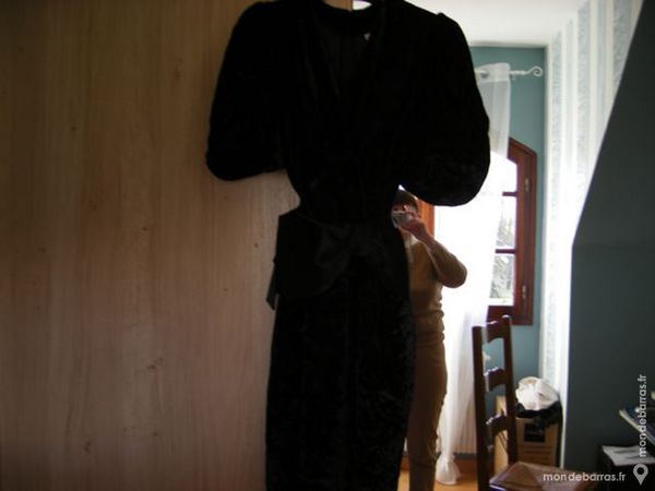 ROBE VELOURS NOIREA REFLETS 15 Laventie (62)