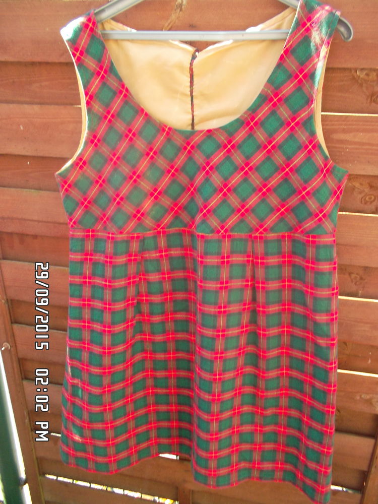 ROBE VERTE ET ROUGE ECOSSAISE*JUSTE 3E*KIKI60230 3 Chambly (60)