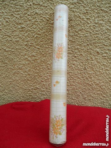 1 ROULEAU PAPIER PEINT � Fleurs oranges � 4 Dammarie-les-Lys (77)