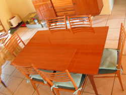 Salle � manger style ann�es 70 (table, 6 chaises et buffet) 03800 Biozat